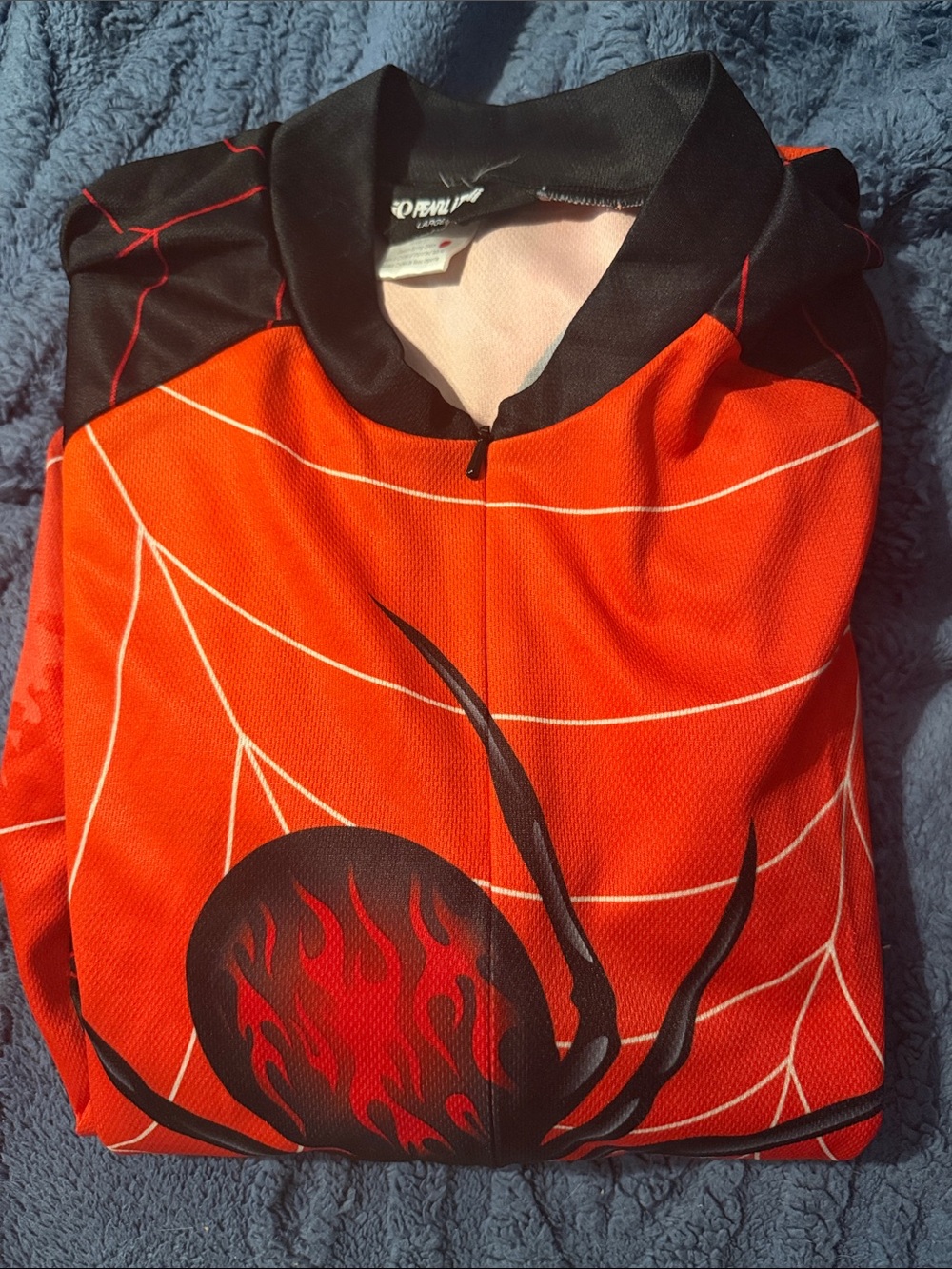Pearl Izumi Red Flaming Black Widow Short Sleeve Cycling Top, Size Large - Picture 4 of 4